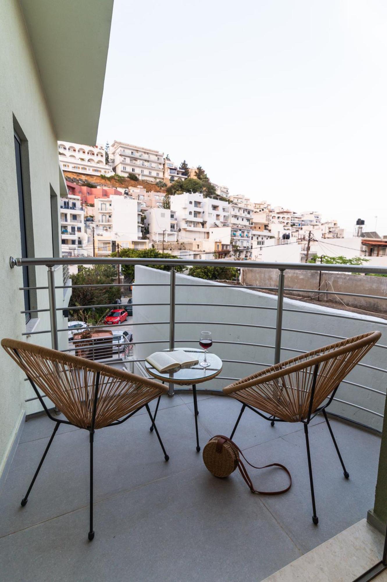 Patric.Ko Aparthotel Agia Galini Buitenkant foto
