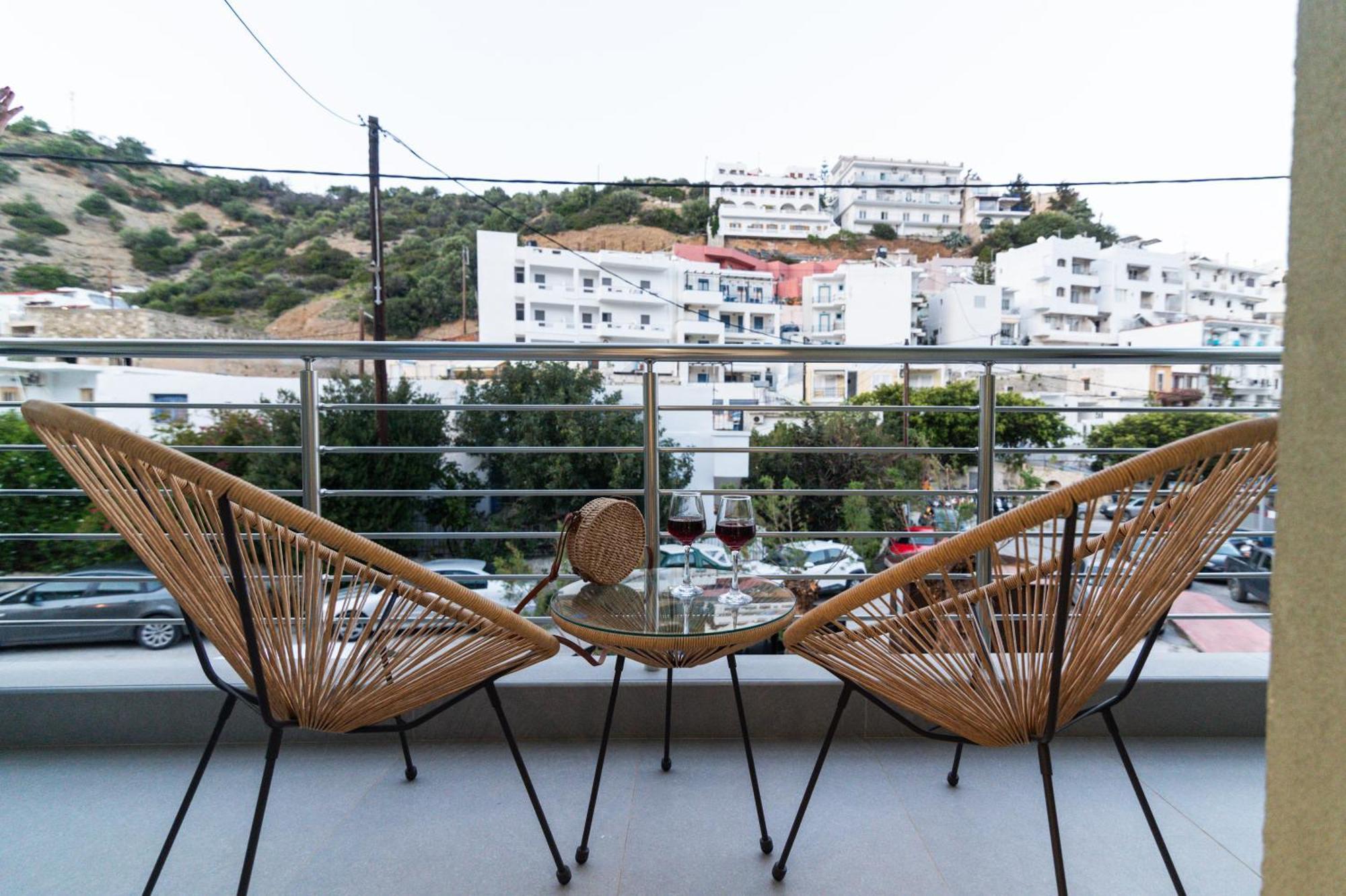 Patric.Ko Aparthotel Agia Galini Buitenkant foto
