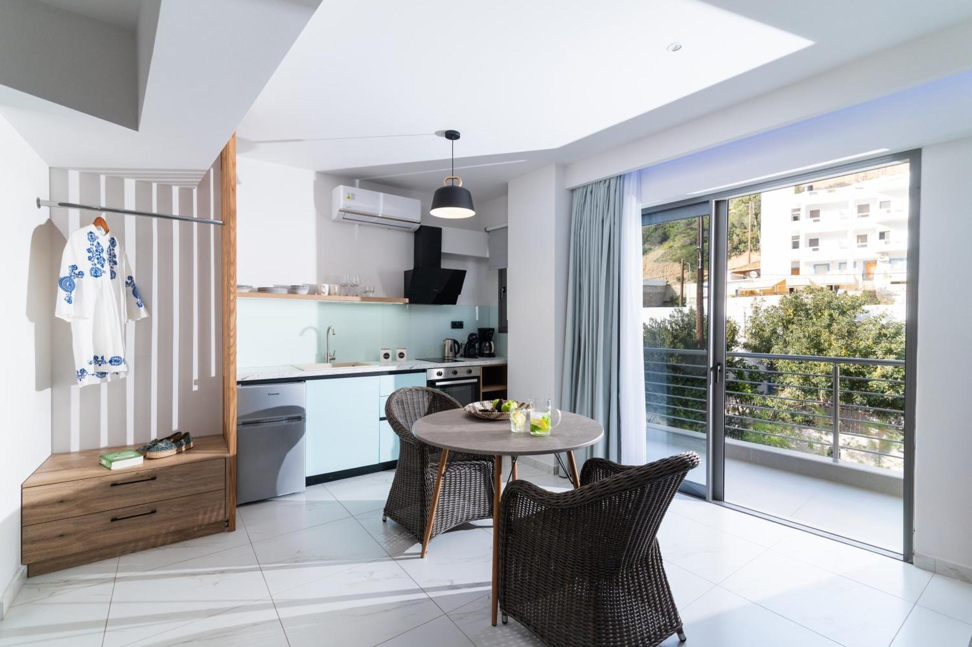 Patric.Ko Aparthotel Agia Galini Buitenkant foto